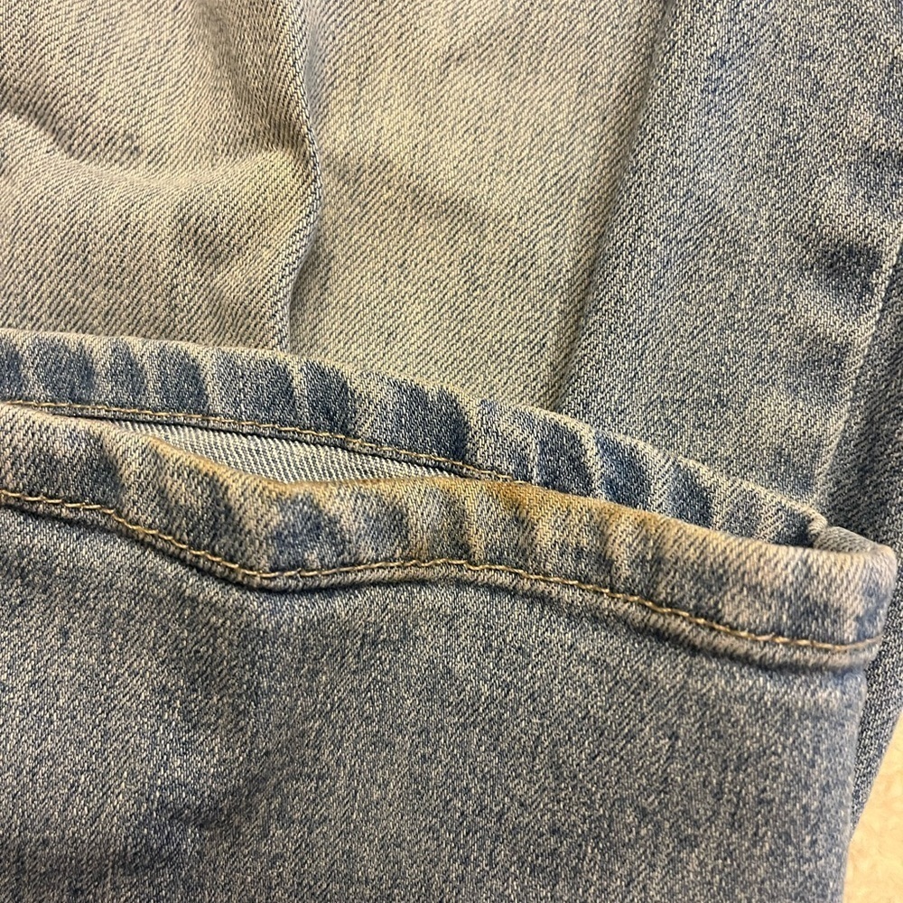 Gloria Vanderbilt ‘Amanda’ Jean - Picture 3 of 9